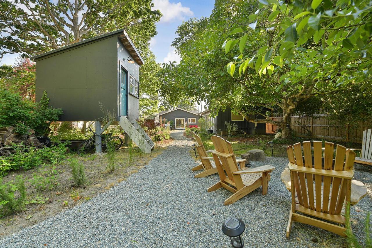 The Bayside Cottage North Saanich Exterior photo