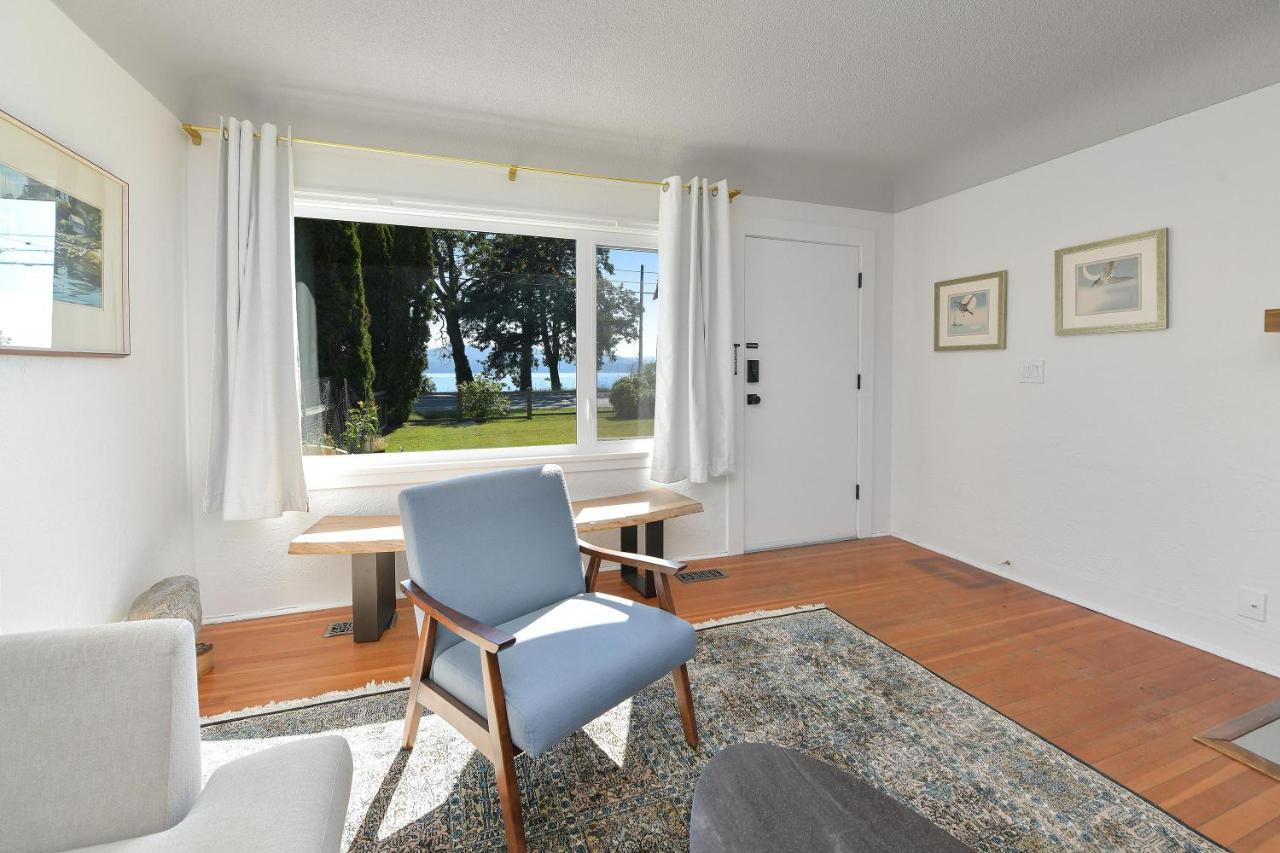 The Bayside Cottage North Saanich Exterior photo