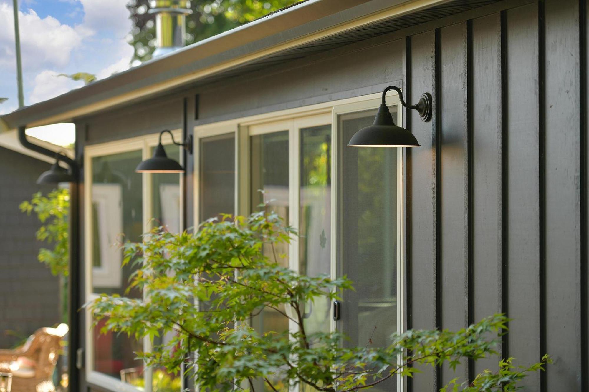 The Bayside Cottage North Saanich Exterior photo