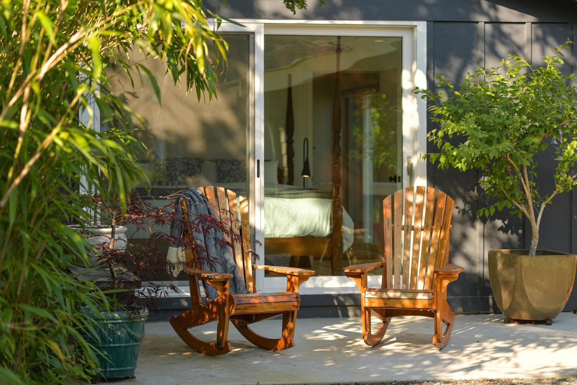 The Bayside Cottage North Saanich Exterior photo